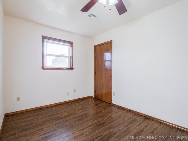 2094 Hartshorne Adamson Road, Hartshorne, OK 74547