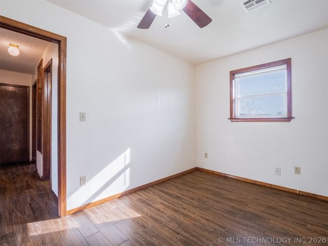 2094 Hartshorne Adamson Road, Hartshorne, OK 74547