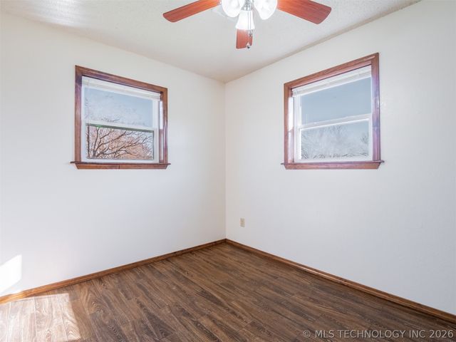 2094 Hartshorne Adamson Road, Hartshorne, OK 74547