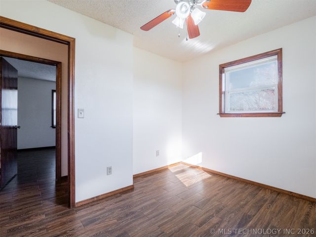 2094 Hartshorne Adamson Road, Hartshorne, OK 74547