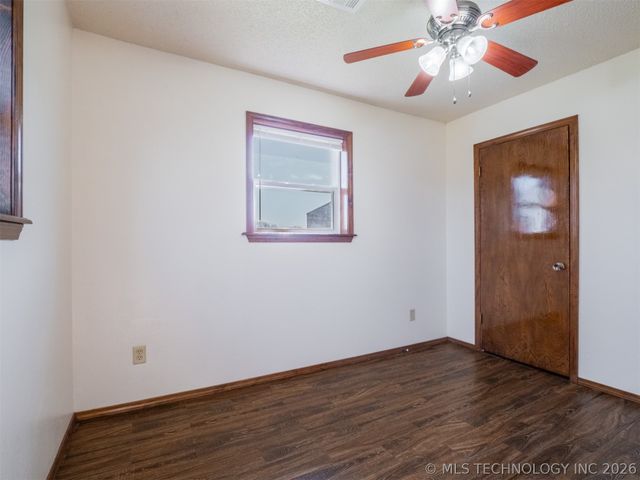 2094 Hartshorne Adamson Road, Hartshorne, OK 74547