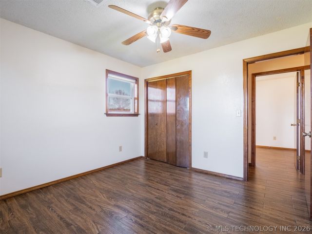 2094 Hartshorne Adamson Road, Hartshorne, OK 74547