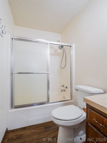 2094 Hartshorne Adamson Road, Hartshorne, OK 74547