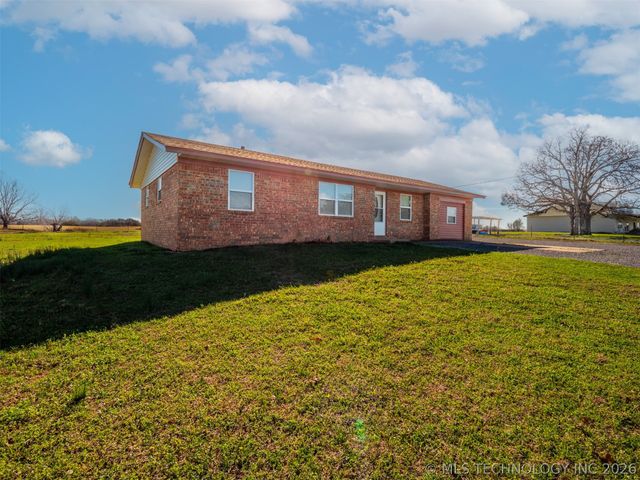 2094 Hartshorne Adamson Road, Hartshorne, OK 74547