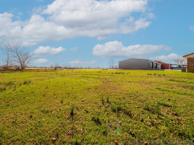 2094 Hartshorne Adamson Road, Hartshorne, OK 74547