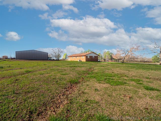 2094 Hartshorne Adamson Road, Hartshorne, OK 74547