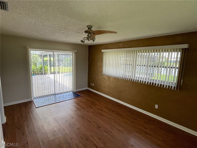 1040 SE 43rd ST, Cape Coral, FL 33904