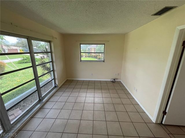 1040 SE 43rd ST, Cape Coral, FL 33904