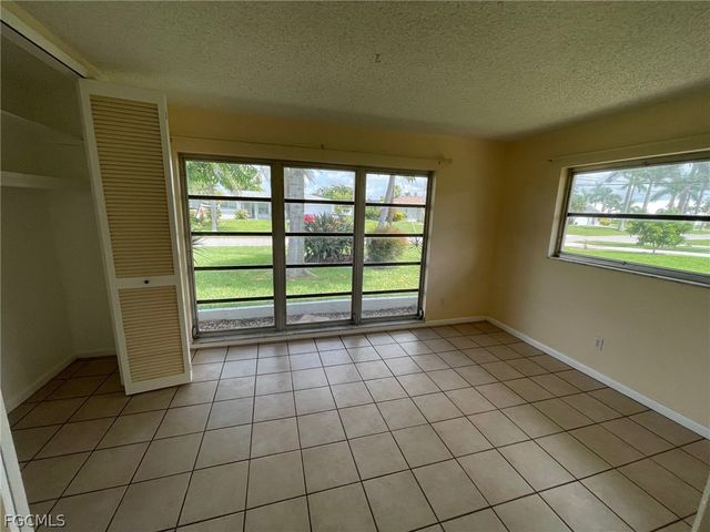 1040 SE 43rd ST, Cape Coral, FL 33904