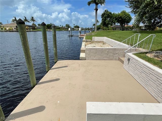 1040 SE 43rd ST, Cape Coral, FL 33904