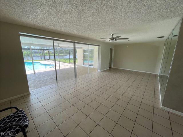 1040 SE 43rd ST, Cape Coral, FL 33904