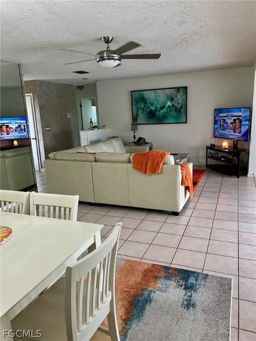 1040 SE 43rd ST, Cape Coral, FL 33904