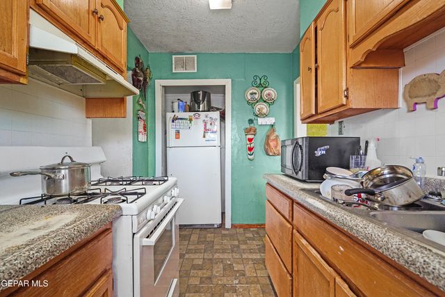 1113 N SAN MARCIAL Street, El Paso, TX 79903