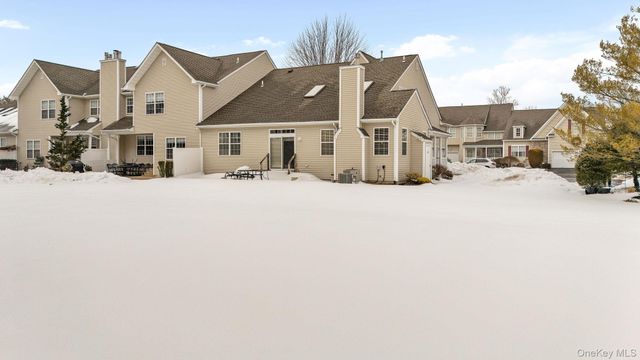 75 Meadow Pond Circle, Miller Place, NY 11764