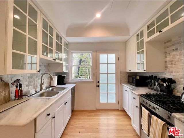 423 W Ocean Avenue 5, Santa Monica, CA 90402