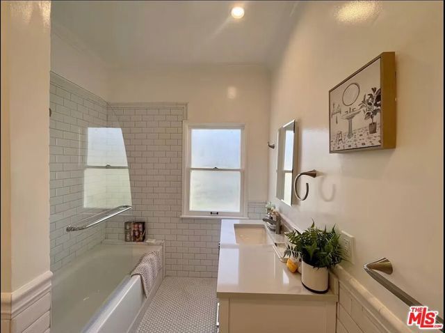 423 W Ocean Avenue 5, Santa Monica, CA 90402