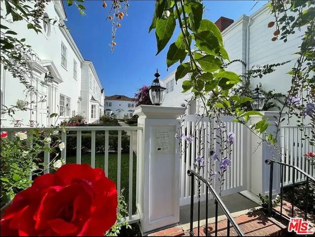 423 W Ocean Avenue 5, Santa Monica, CA 90402