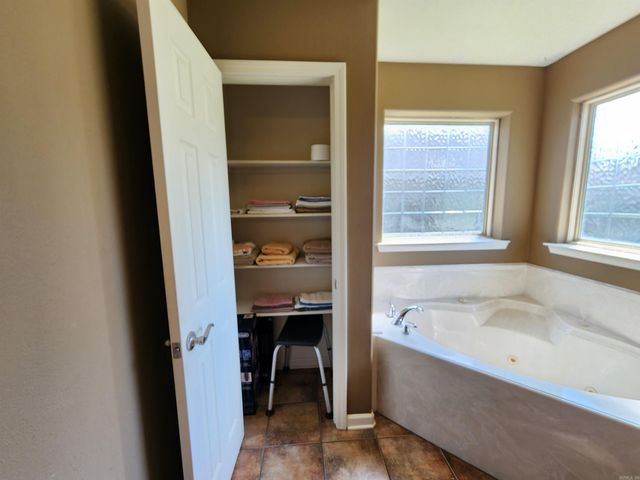 108 Meadows Lane, Beebe, AR 72012