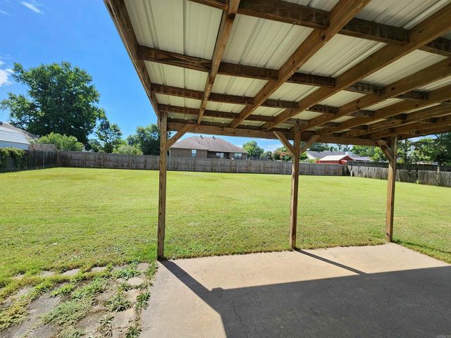108 Meadows Lane, Beebe, AR 72012