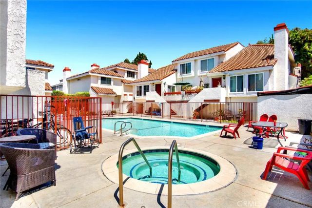 2740 Gramercy 12, Torrance, CA 90501