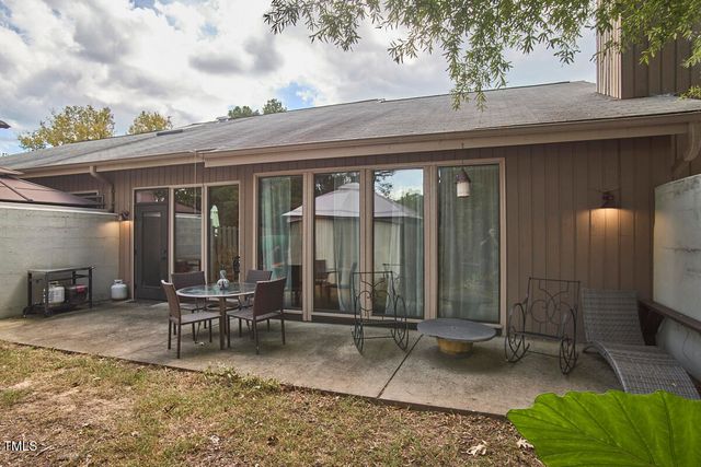 5 Bayswater Place, Chapel Hill, NC 27517