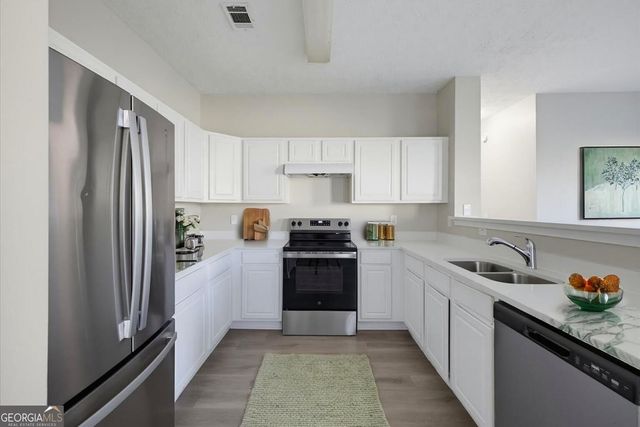 4060 Robin Circle, Atlanta, GA 30349