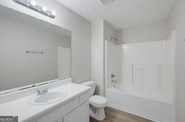 4060 Robin Circle, Atlanta, GA 30349