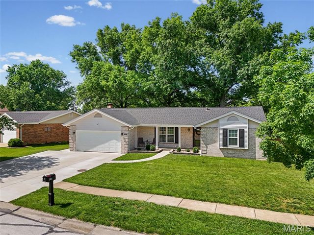 2854 Queen Bee Lane, Oakville, MO 63129