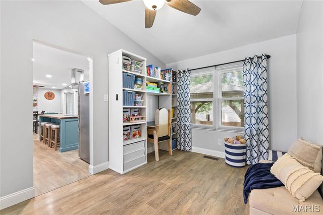 2854 Queen Bee Lane, Oakville, MO 63129