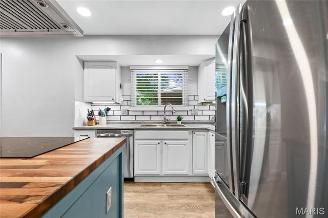 2854 Queen Bee Lane, Oakville, MO 63129