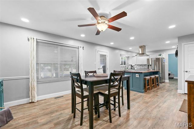 2854 Queen Bee Lane, Oakville, MO 63129