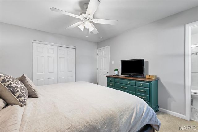 2854 Queen Bee Lane, Oakville, MO 63129