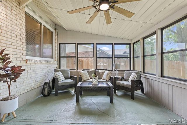 2854 Queen Bee Lane, Oakville, MO 63129