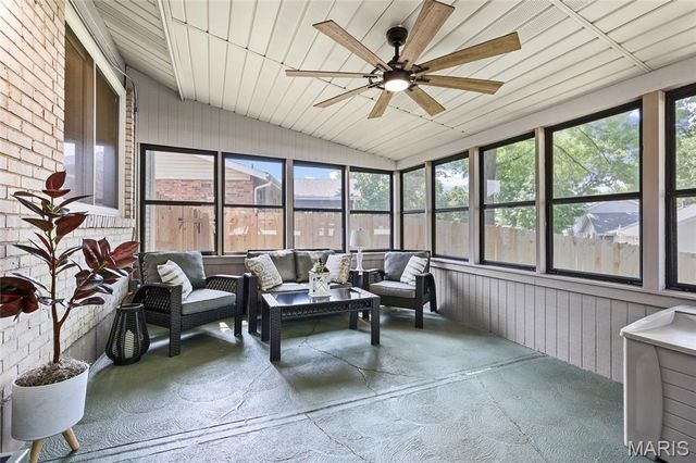 2854 Queen Bee Lane, Oakville, MO 63129