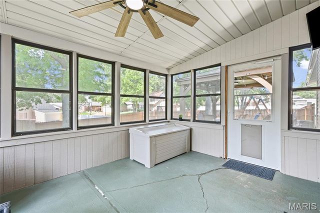 2854 Queen Bee Lane, Oakville, MO 63129