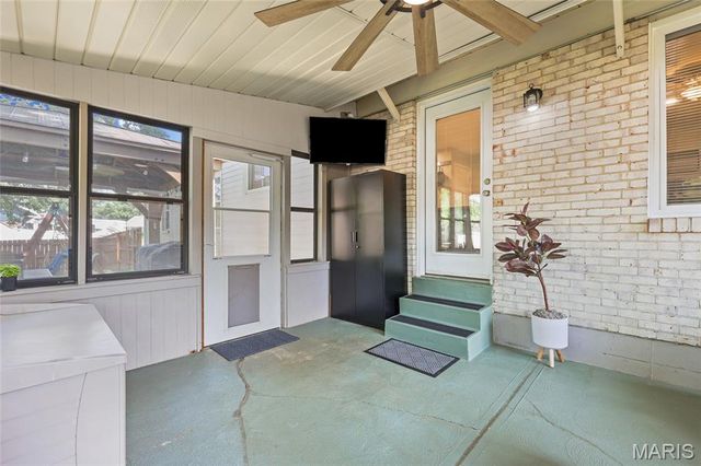 2854 Queen Bee Lane, Oakville, MO 63129