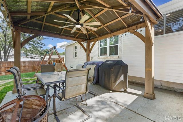 2854 Queen Bee Lane, Oakville, MO 63129