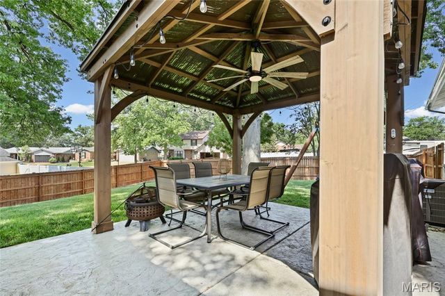 2854 Queen Bee Lane, Oakville, MO 63129