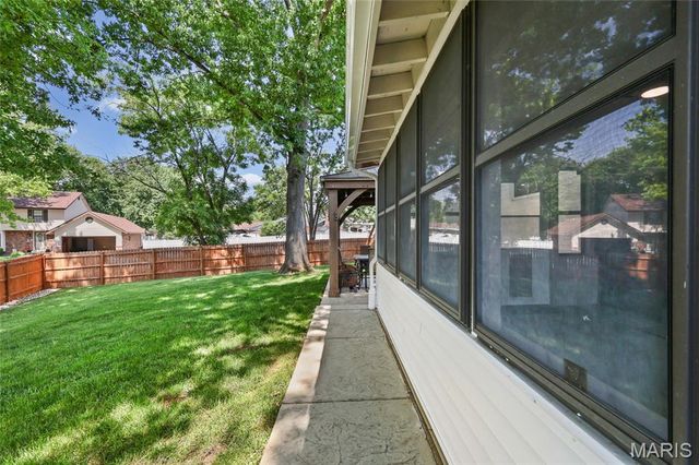 2854 Queen Bee Lane, Oakville, MO 63129