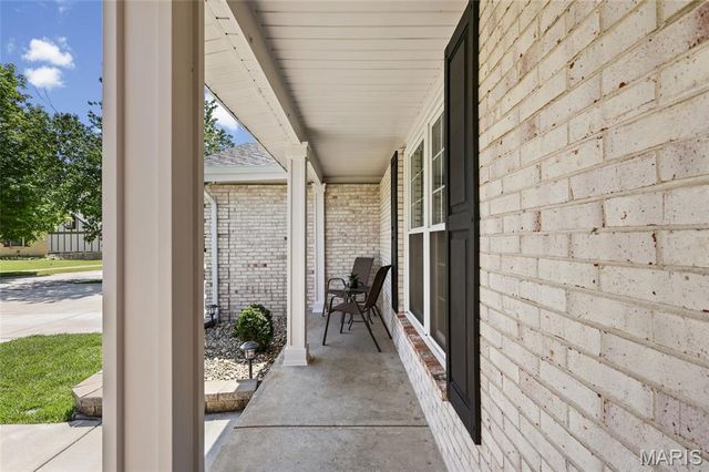 2854 Queen Bee Lane, Oakville, MO 63129