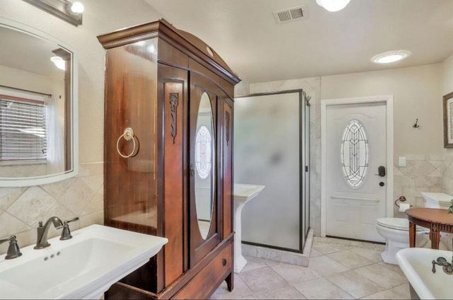 9838 Sleepy Hollow Ct, Stockton, CA 95209