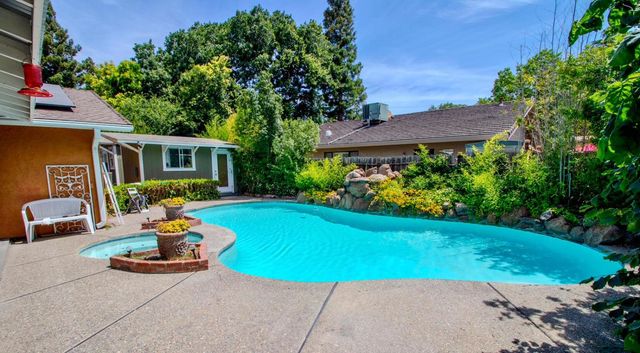 9838 Sleepy Hollow Ct, Stockton, CA 95209