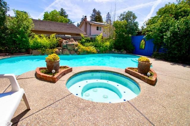 9838 Sleepy Hollow Ct, Stockton, CA 95209