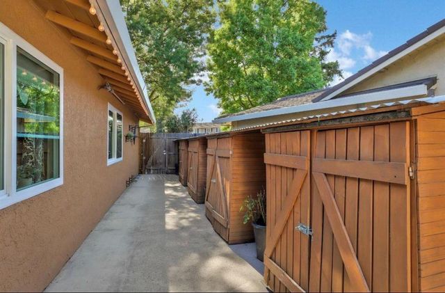 9838 Sleepy Hollow Ct, Stockton, CA 95209