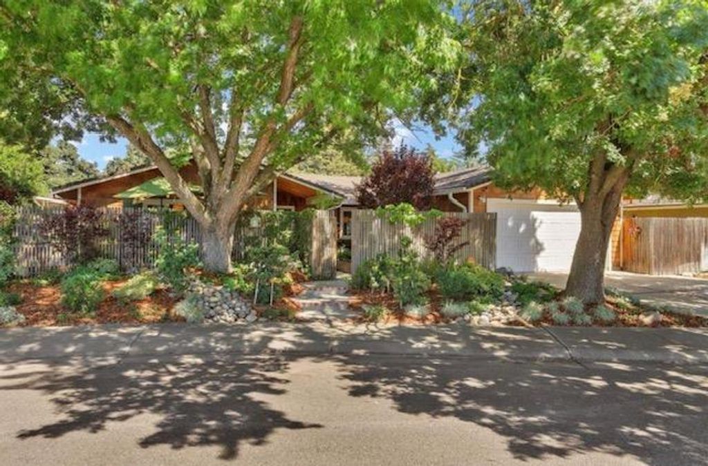 9838 Sleepy Hollow Ct, Stockton, CA 95209