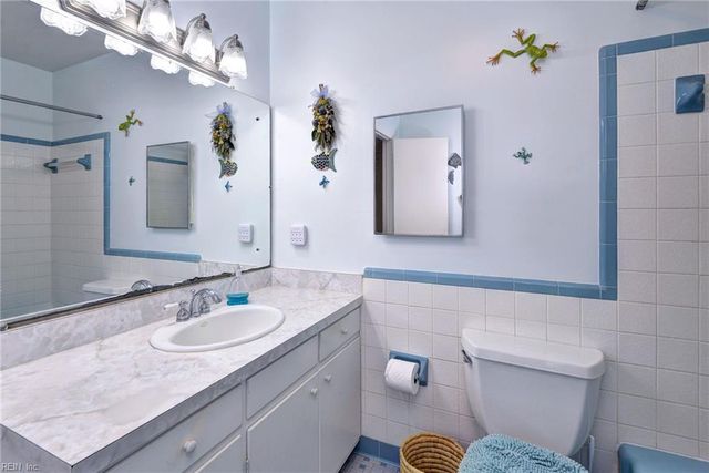 5556 Roanes Wharf RD, Gloucester, VA 23061