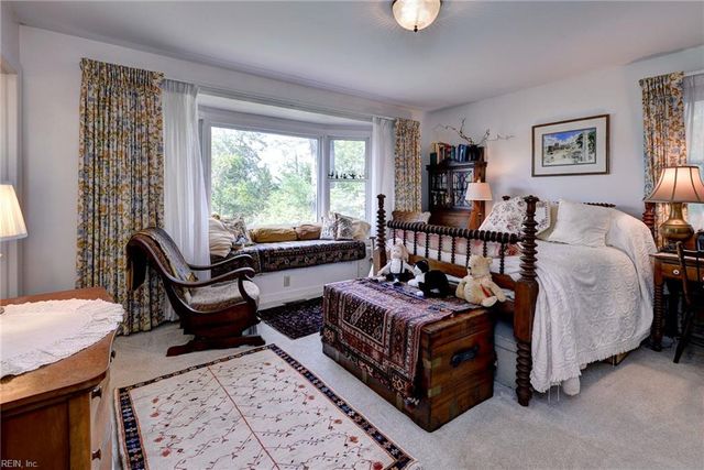 5556 Roanes Wharf RD, Gloucester, VA 23061