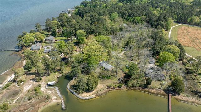5556 Roanes Wharf RD, Gloucester, VA 23061