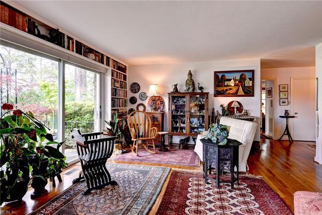 5556 Roanes Wharf RD, Gloucester, VA 23061