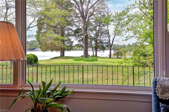 5556 Roanes Wharf RD, Gloucester, VA 23061
